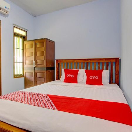 Super Oyo 93012 Griya Kencana Asri Syariah Lawean Экстерьер фото